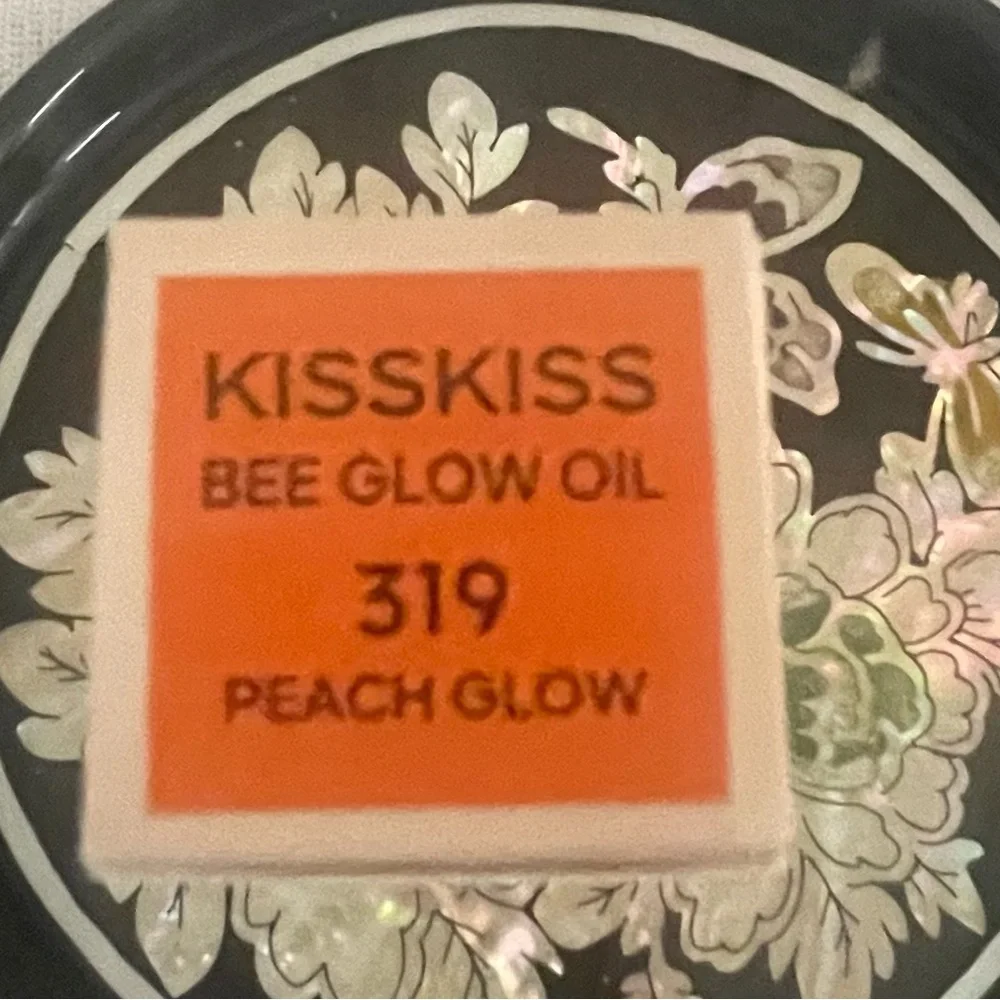 GUERLAIN hydrating Peach Glow gloss w/ honey and royal bee jelly NEW in box